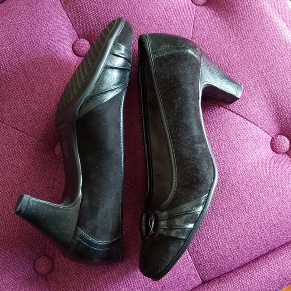 Shoes - Picture 2 of 3